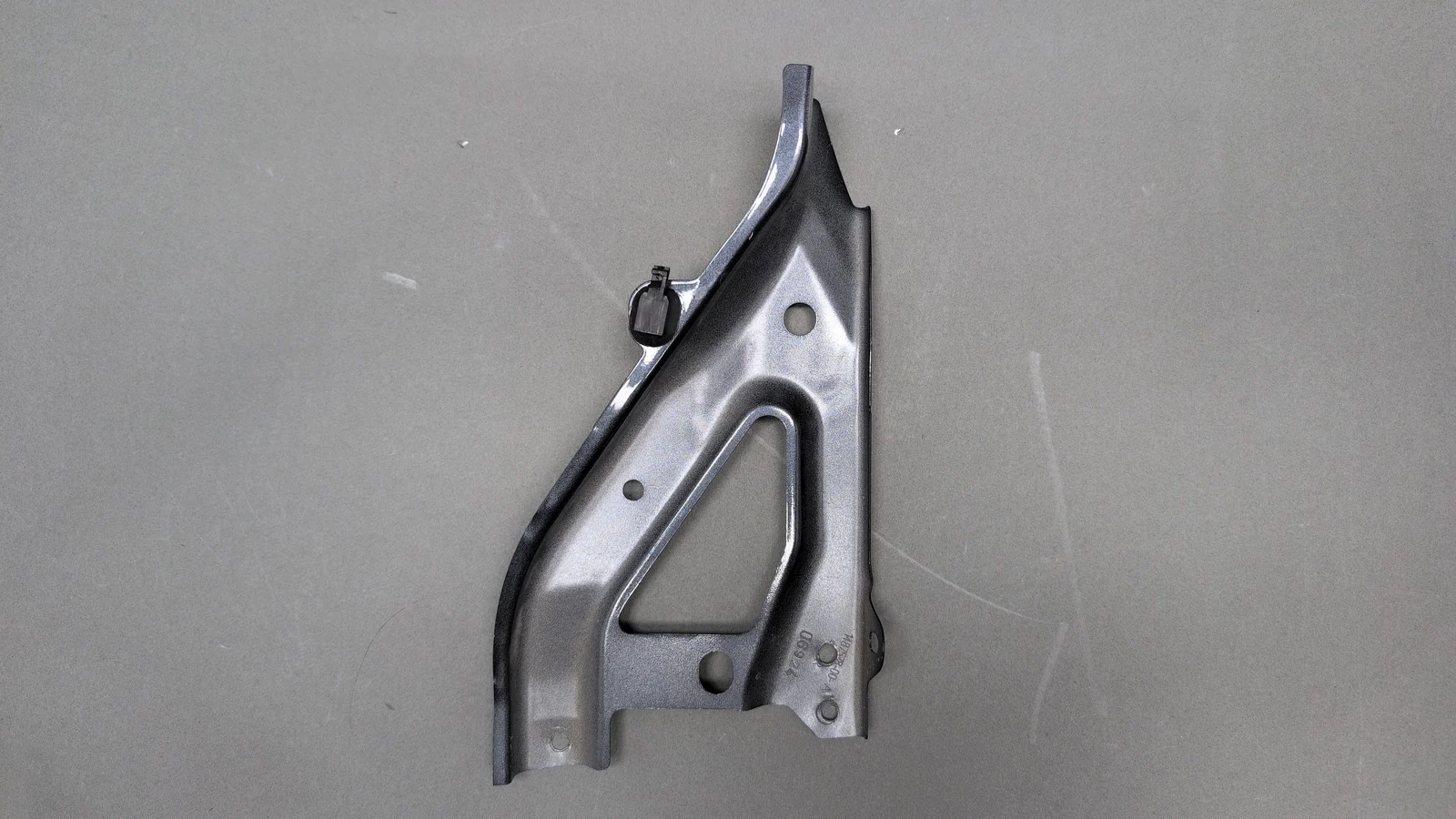 Tesla Model Y Right Lower Fender Bracket RH