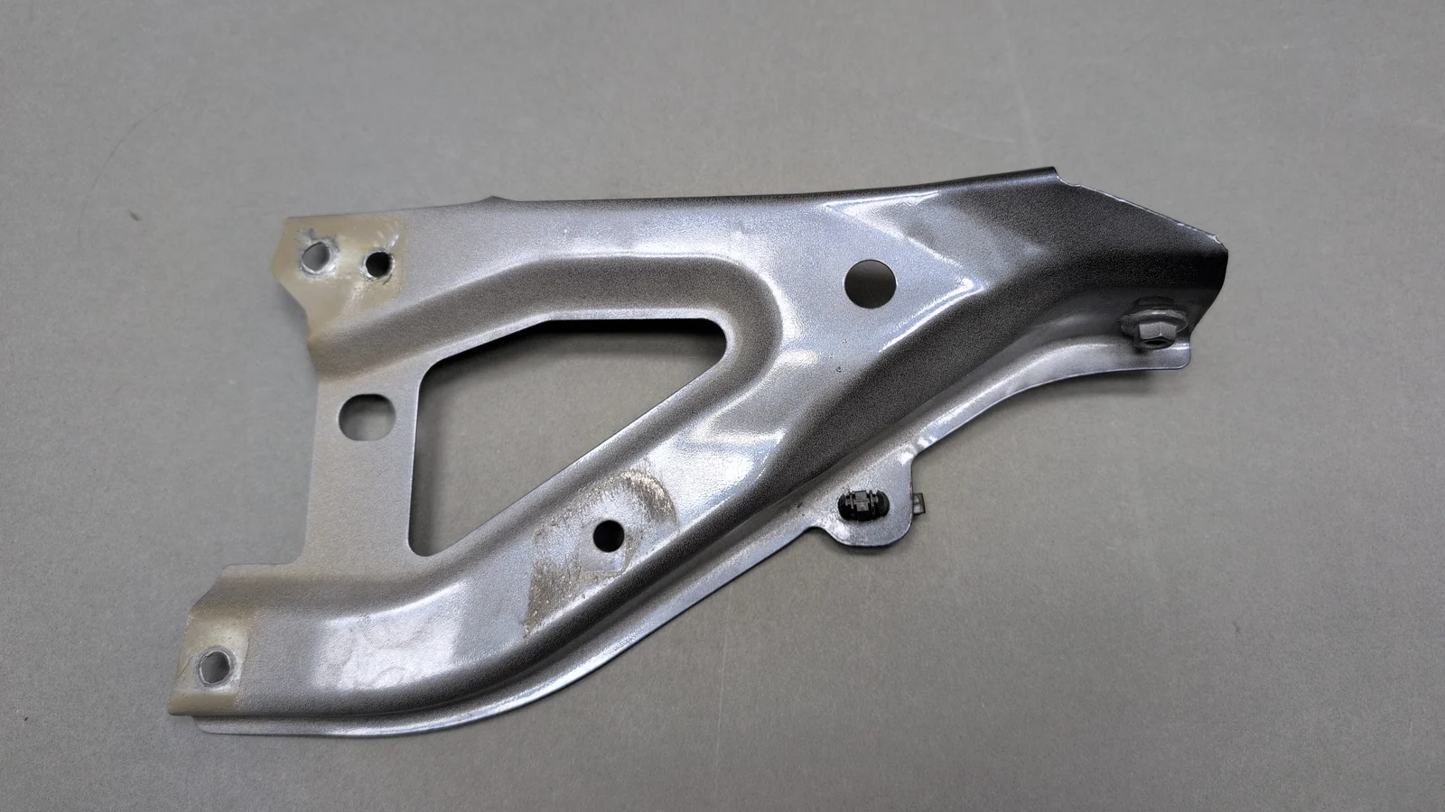 Tesla Model Y Right Lower Fender Bracket RH
