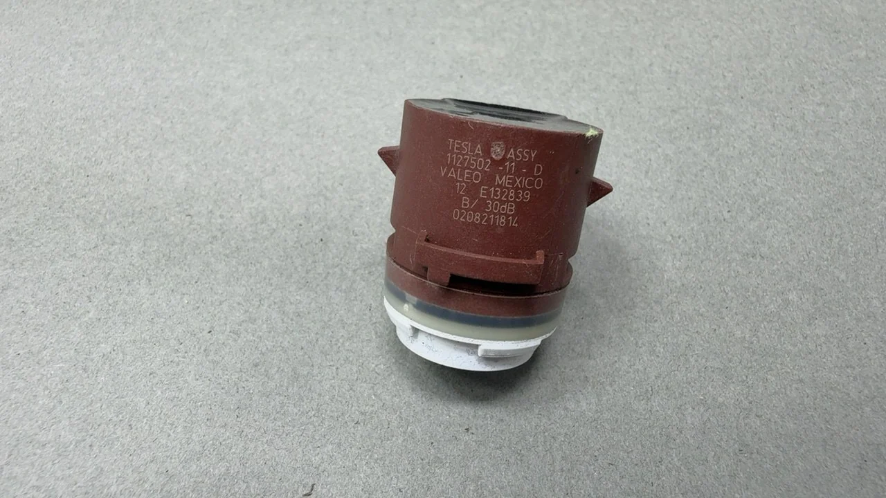 Tesla Model Y Parking Sensor PNT:PPSW 2020 PEARL WHITE