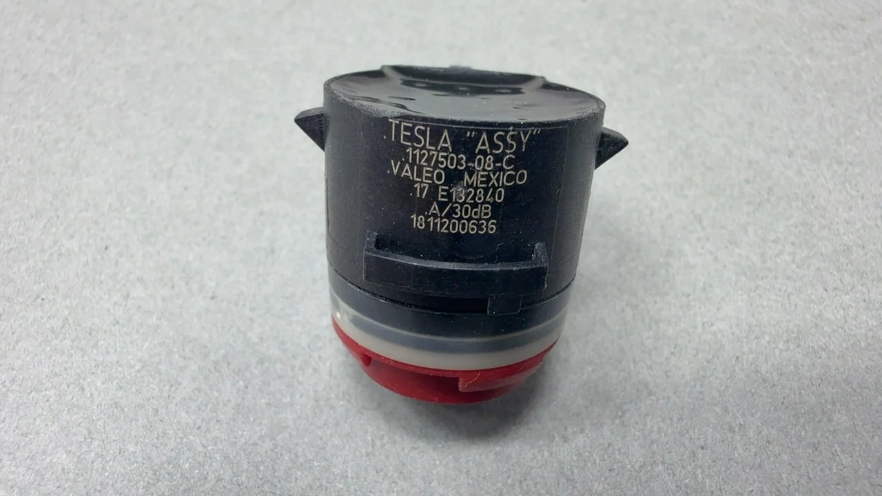 Tesla Model Y Parking Sensor PNT:PPRM 2020-2022 RED