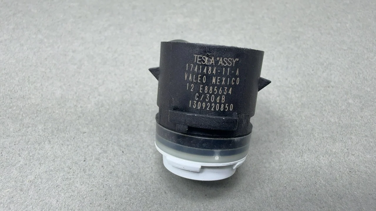 Tesla Model 3 17-23 Parking Sensor PNT: PPSW 2017-20 Pearl White