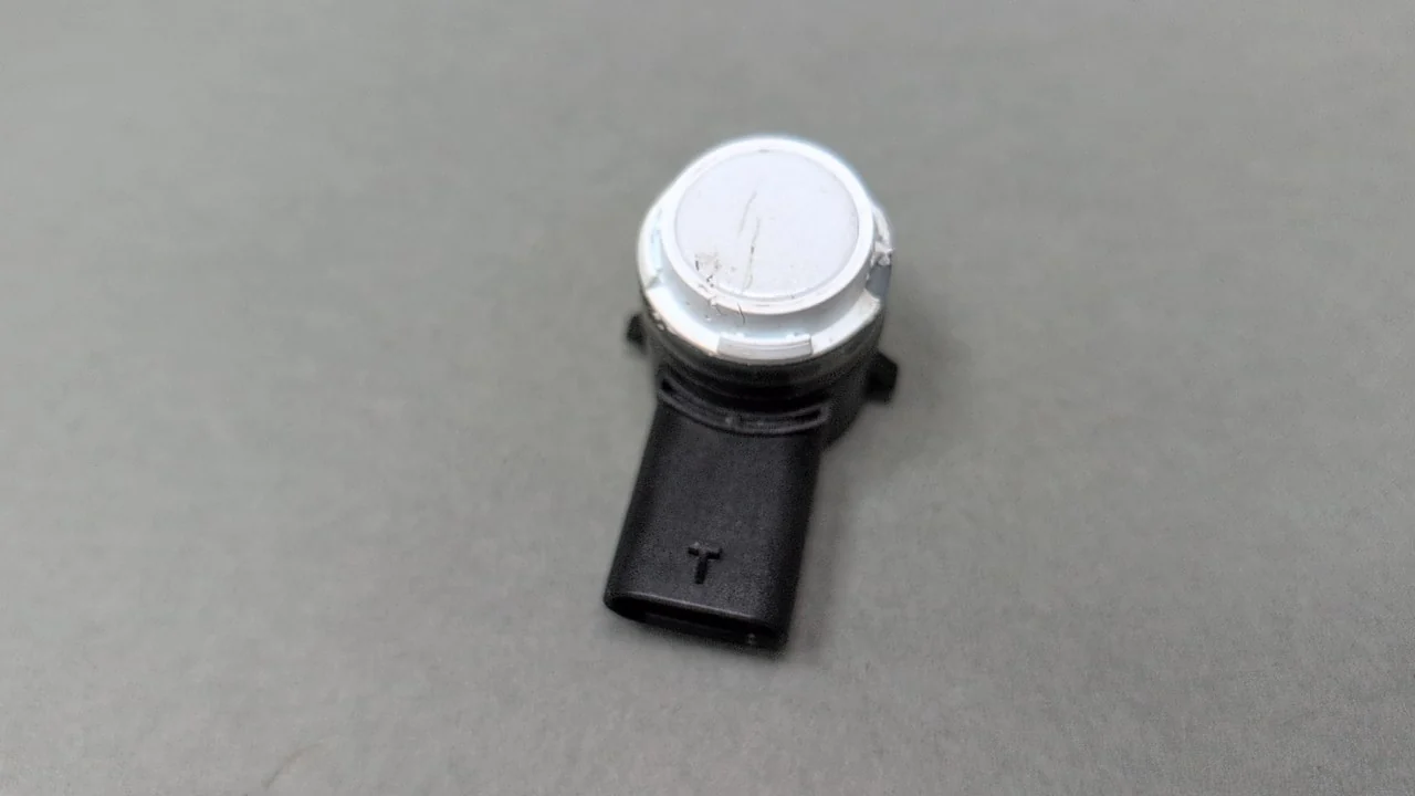 Tesla Model 3 Parking Sensor White Damage PNT:PPSW