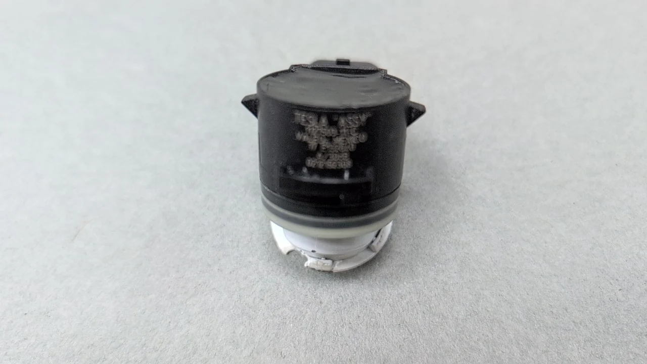 Tesla Model 3 Parking Sensor White Damage PNT:PPSW
