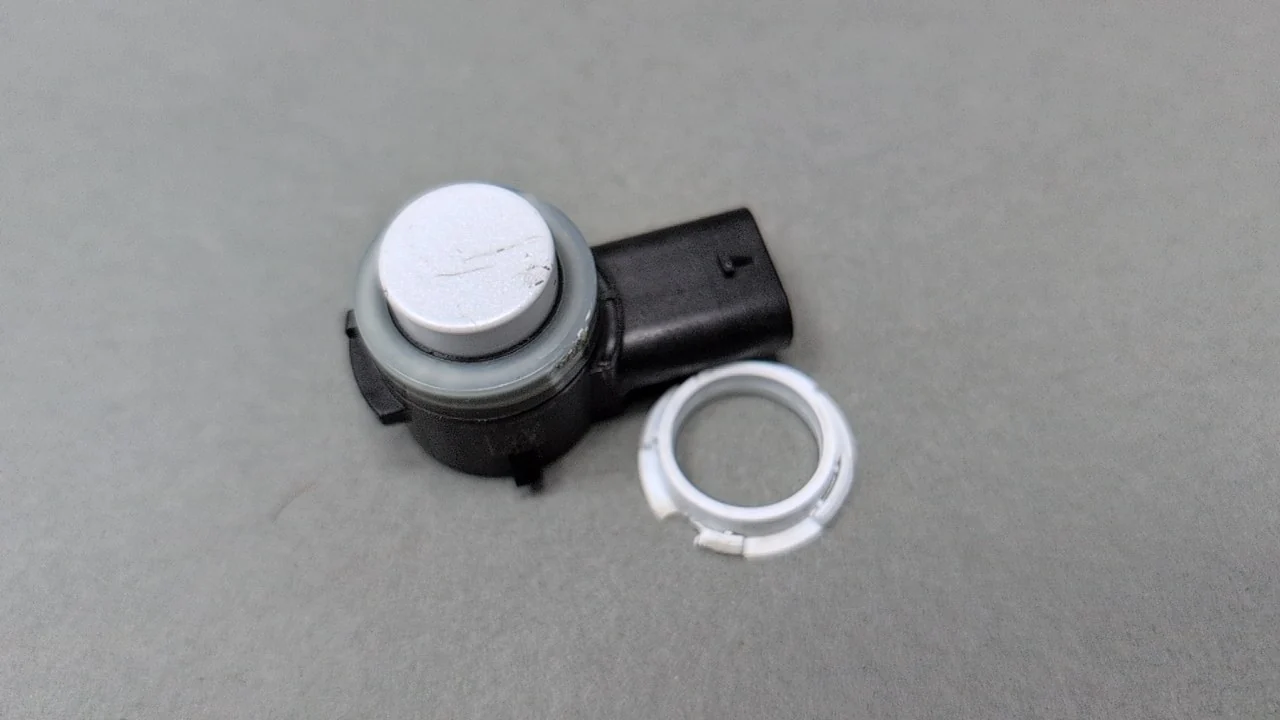Tesla Model 3 Parking Sensor White Damage PNT:PPSW