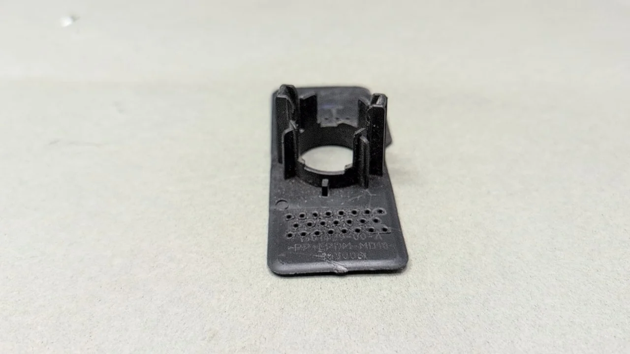 Tesla Model Y REAR FASCIA S8 PA RETAINER Bracket Holder