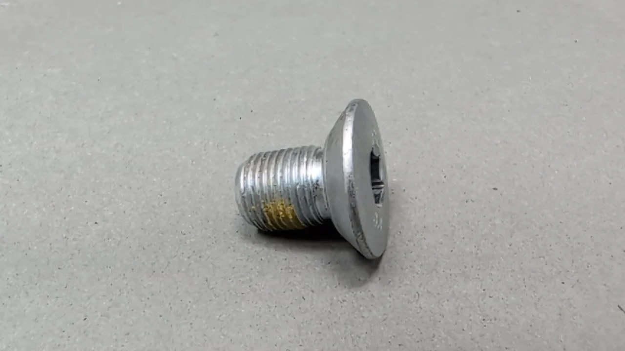 Tesla Model Y Steering wheel BOLT RC M16X1.5X26