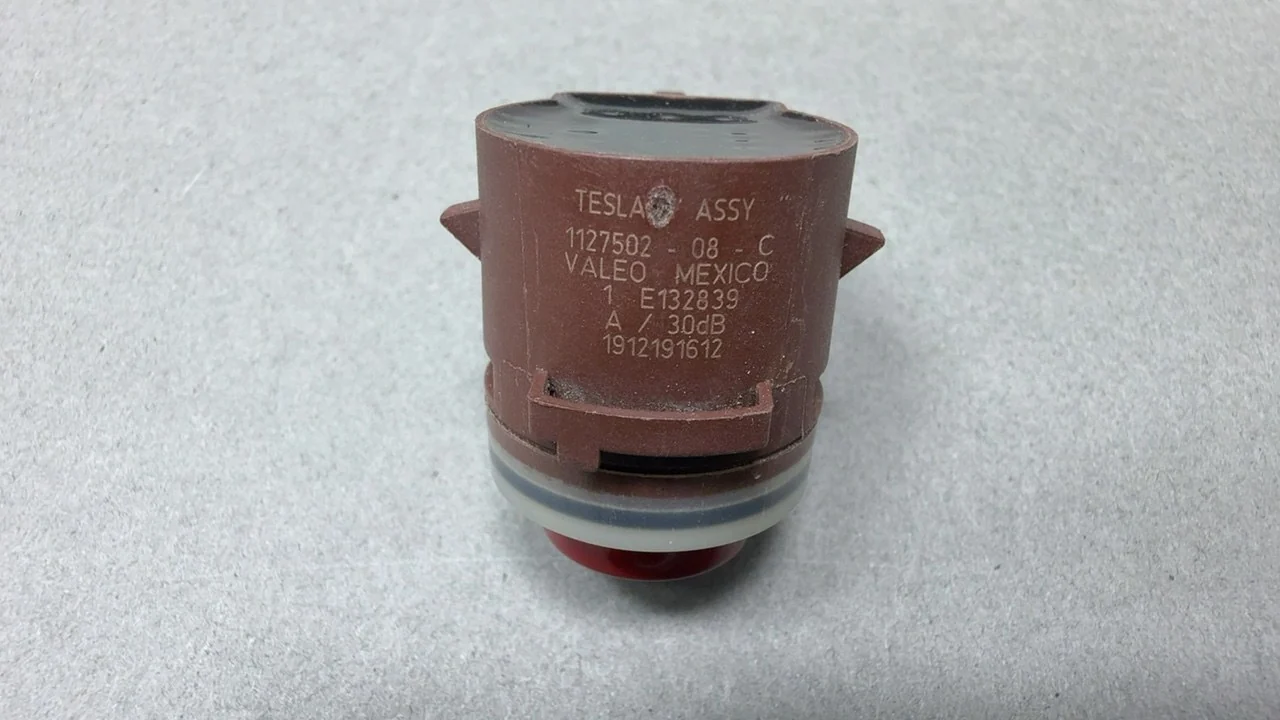 Tesla Model S Parking Sensor PNT: PPMR Red