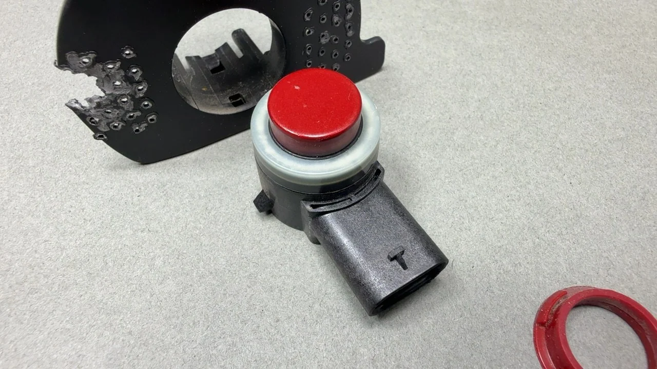 Tesla Model Y Parking Sensor PNT:PPRM 2020-2022 RED