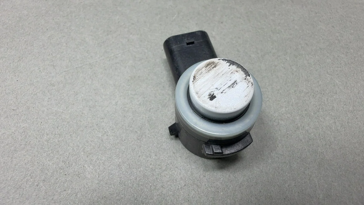 Tesla Model Y Parking Sensor 2020-2023 PNT:PPSW damage
