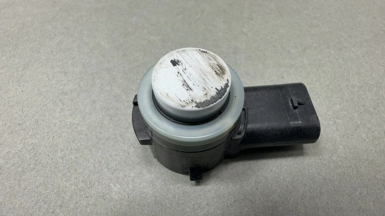 Tesla Model Y Parking Sensor 2020-2023 PNT:PPSW damage