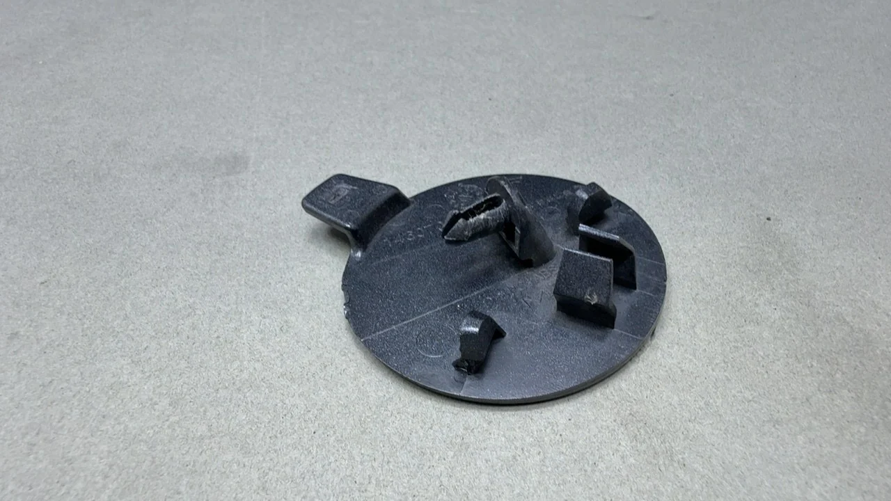 Tesla model 3 17-23 TOW HOOK COVER - FRONT FASCIA PNT:PMNG