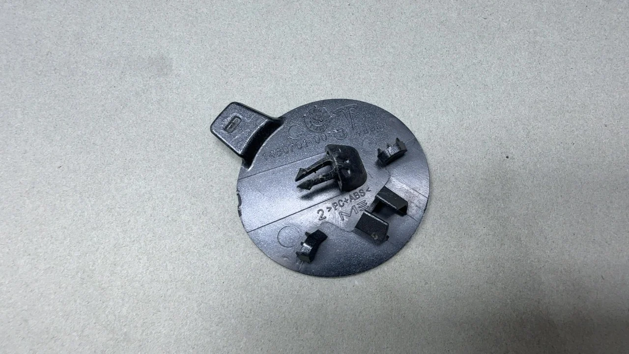 Tesla model 3 17-23 TOW HOOK COVER - FRONT FASCIA PNT:PMNG