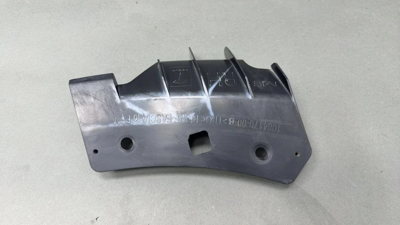 Tesla Model 3 REINF - FASCIA FRT CTR UPR TO FEM RH