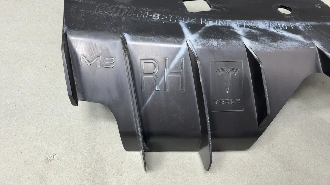 Tesla Model 3 REINF - FASCIA FRT CTR UPR TO FEM RH