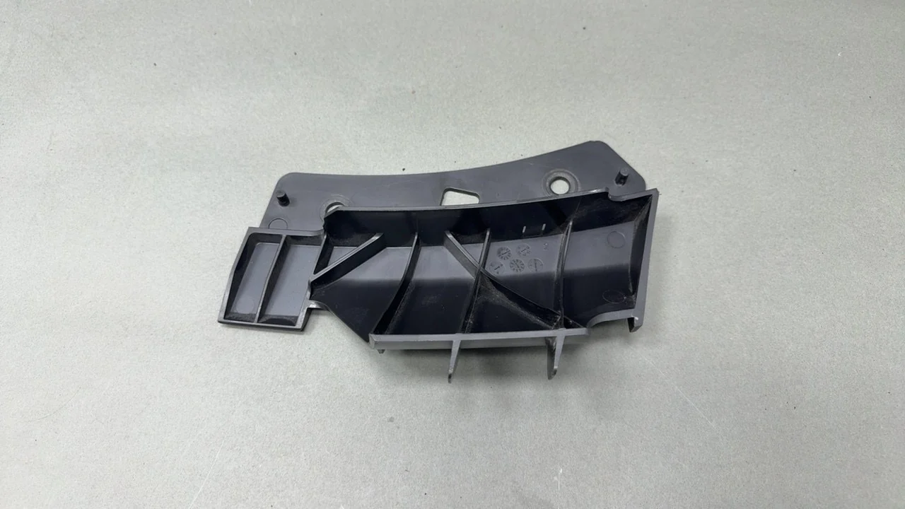 Tesla Model 3 REINF - FASCIA FRT CTR UPR TO FEM RH