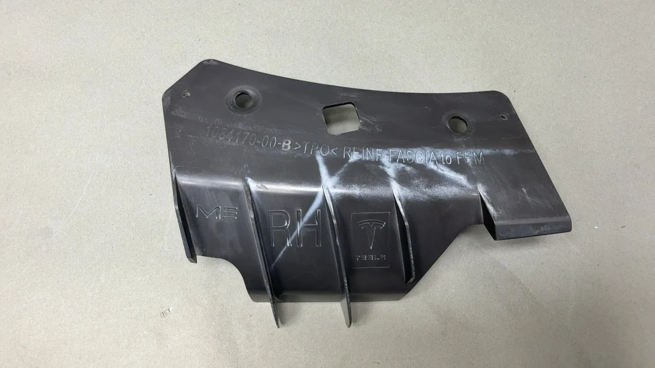 Tesla Model 3 REINF - FASCIA FRT CTR UPR TO FEM RH