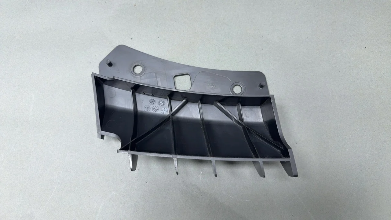 Tesla Model 3 REINF - FASCIA FRT CTR UPR TO FEM LEFT HAND