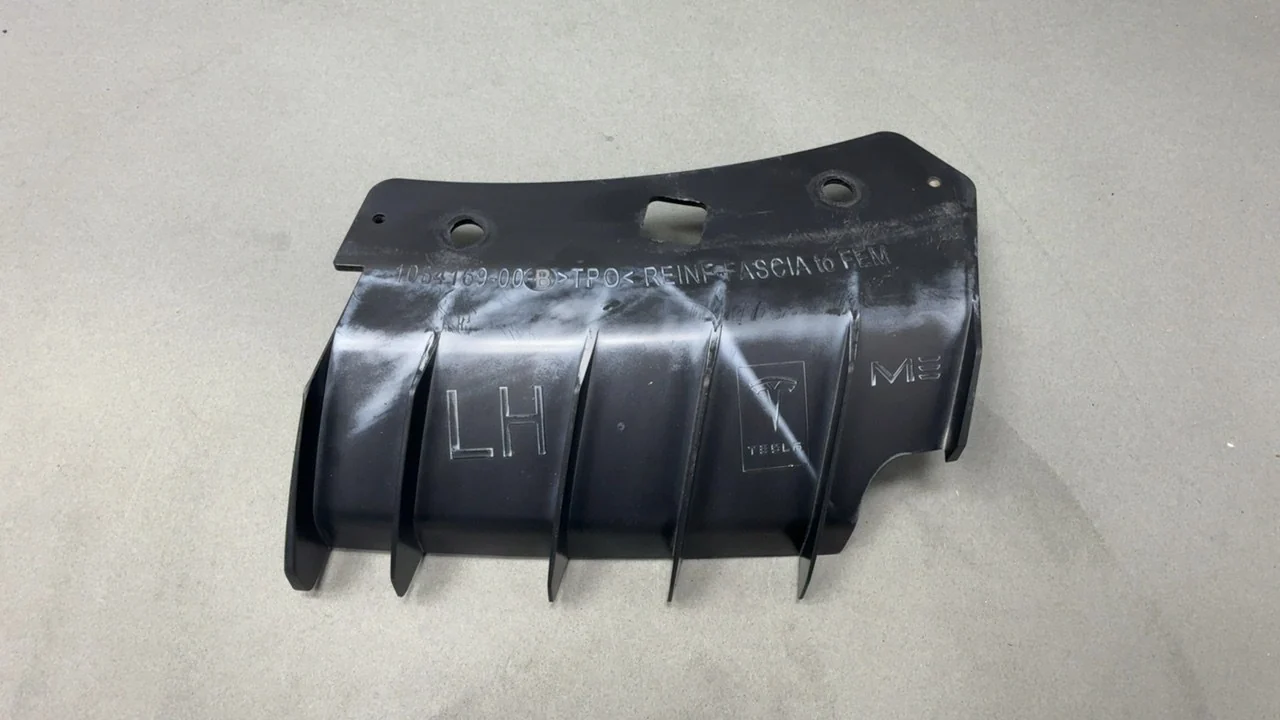 Tesla Model 3 REINF - FASCIA FRT CTR UPR TO FEM LEFT HAND
