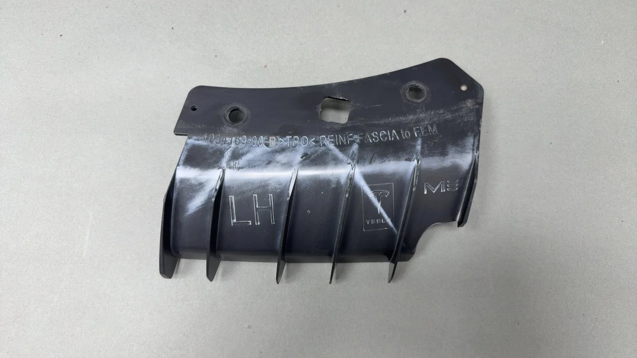 Tesla Model 3 REINF - FASCIA FRT CTR UPR TO FEM LEFT HAND